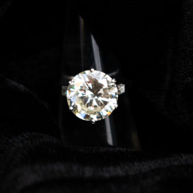 auction image
